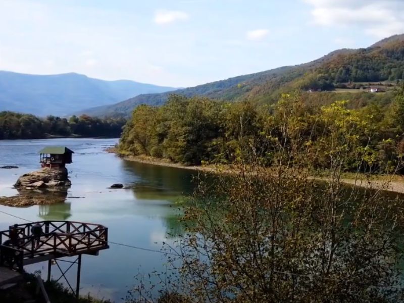 Tara je planina koja ostavlja dubok trag, vraća se u srcu, oporavlja dušu i inspiriše.